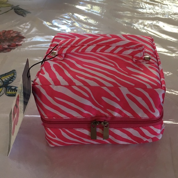 Le Montreux Paris Cosmetics and Jewelry Case - Picture 2 of 7